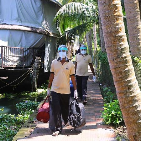 Aqua Jumbo Houseboats Hotel คุมาราคม ภายนอก รูปภาพ