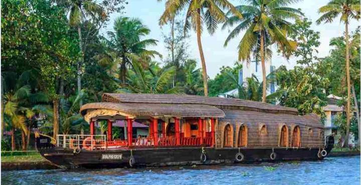 Aqua Jumbo Houseboats Hotel คุมาราคม ภายนอก รูปภาพ