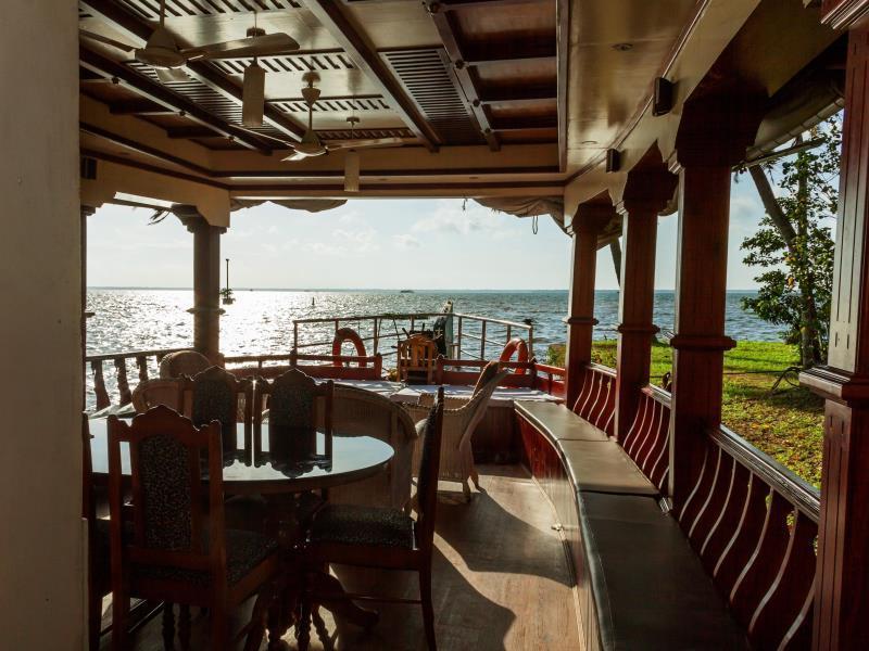 Aqua Jumbo Houseboats Hotel คุมาราคม ภายนอก รูปภาพ