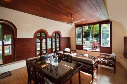 Aqua Jumbo Houseboats Hotel คุมาราคม ภายนอก รูปภาพ